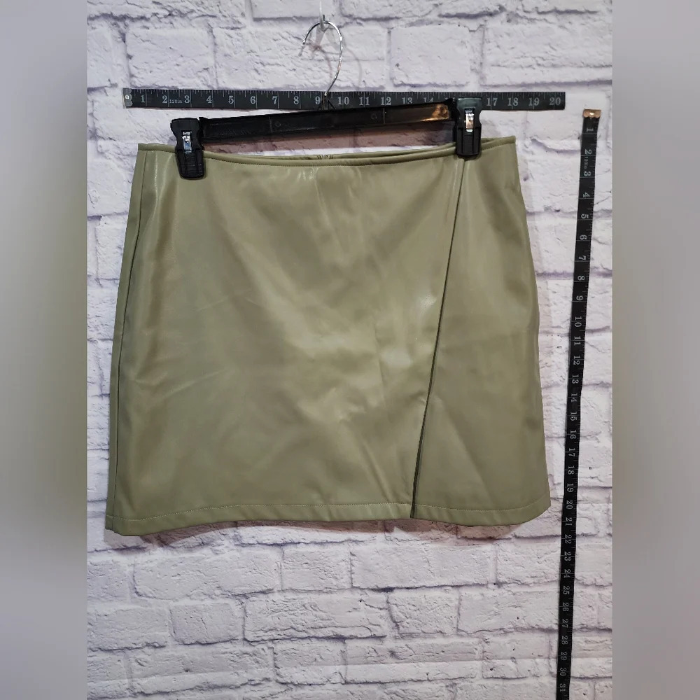 Grace & Emma Olive Faux Leather Overlapping Minimalist Modern Skirt Size 2XL